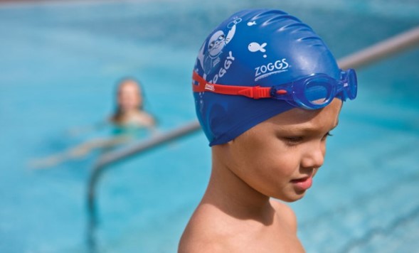 merek topi renang anak