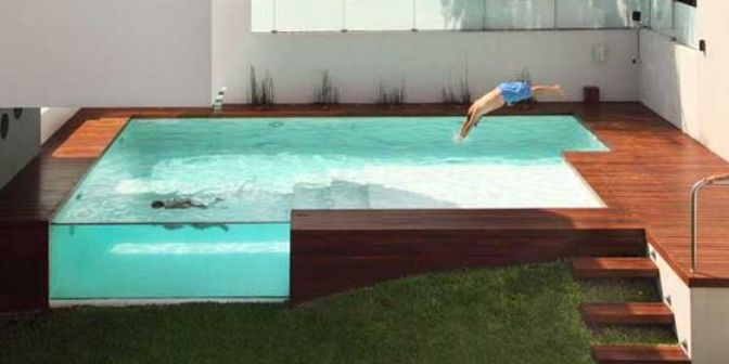 kolam renang kaca