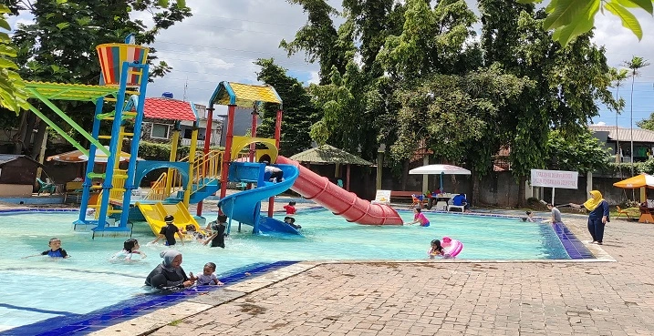 Kolam Renang Arcici