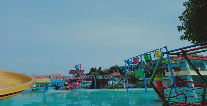 Kolam Renang Ciawitali