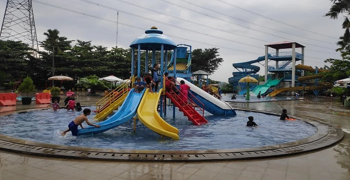 Kolam Renang Darmawangsa