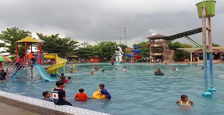 Kolam Renang Rawa Sikut