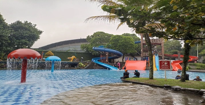 Kolam Renang Siliwangi