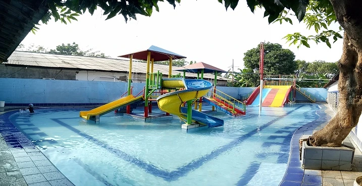 Kolam Renang Tiga Dara
