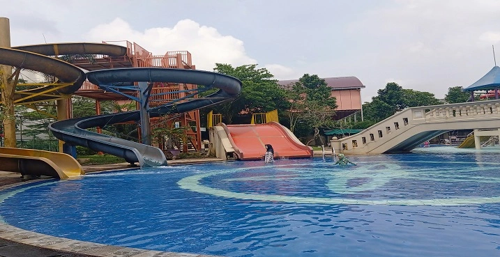 Seluncuran Air Kolam Renang Citra Garden