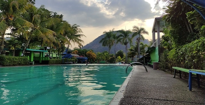 Kolam Renang Hegar Cirebon