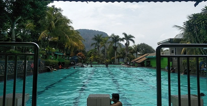 Kolam Renang Hegarr